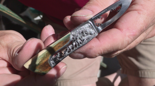 Il sculpte ses couteaux en 3D