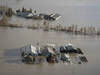 Un mort et des milliers d'évacués après des inondations au Canada