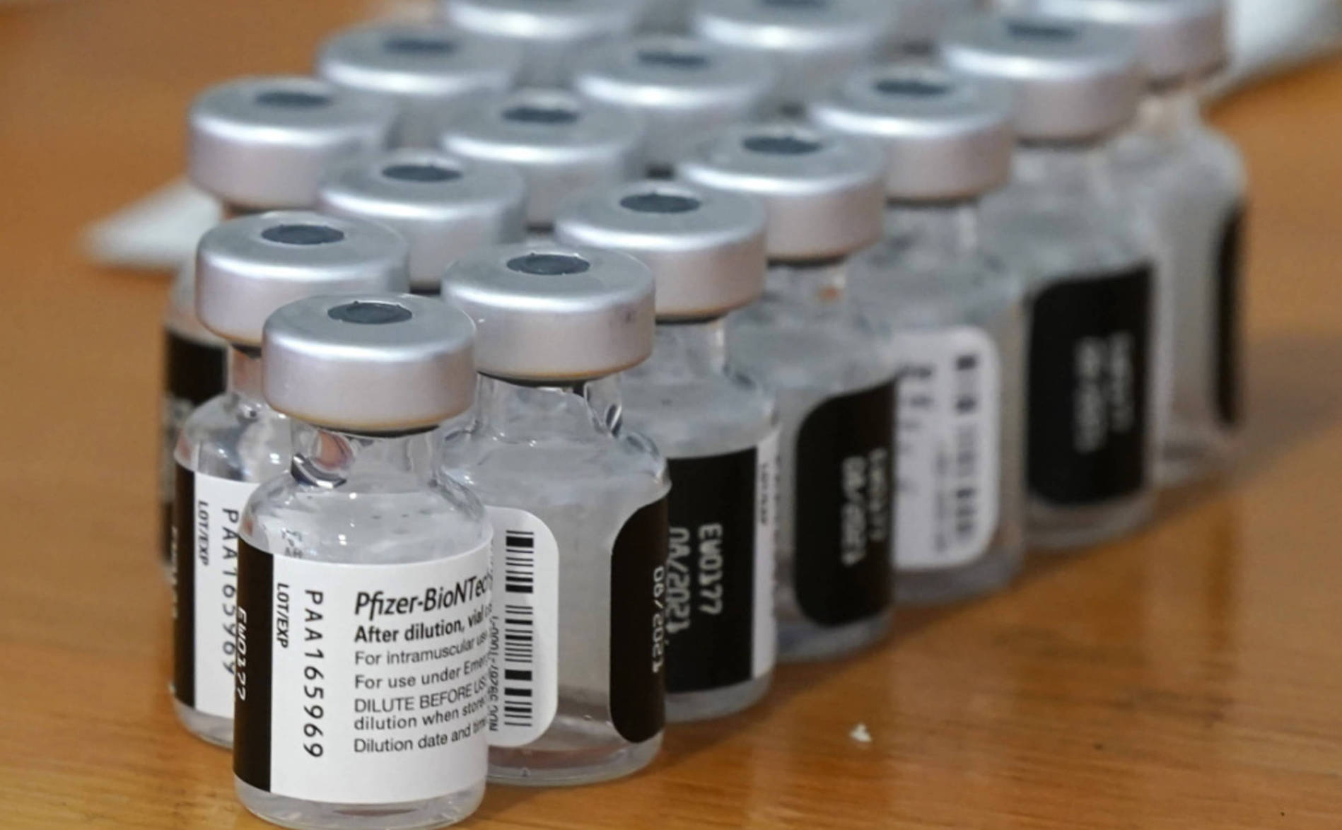 Omicron: le vaccin Biontech/Pfizer efficace, mais après trois doses