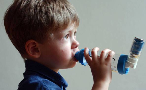 Risques de Covid un peu plus élevés chez les enfants asthmatiques